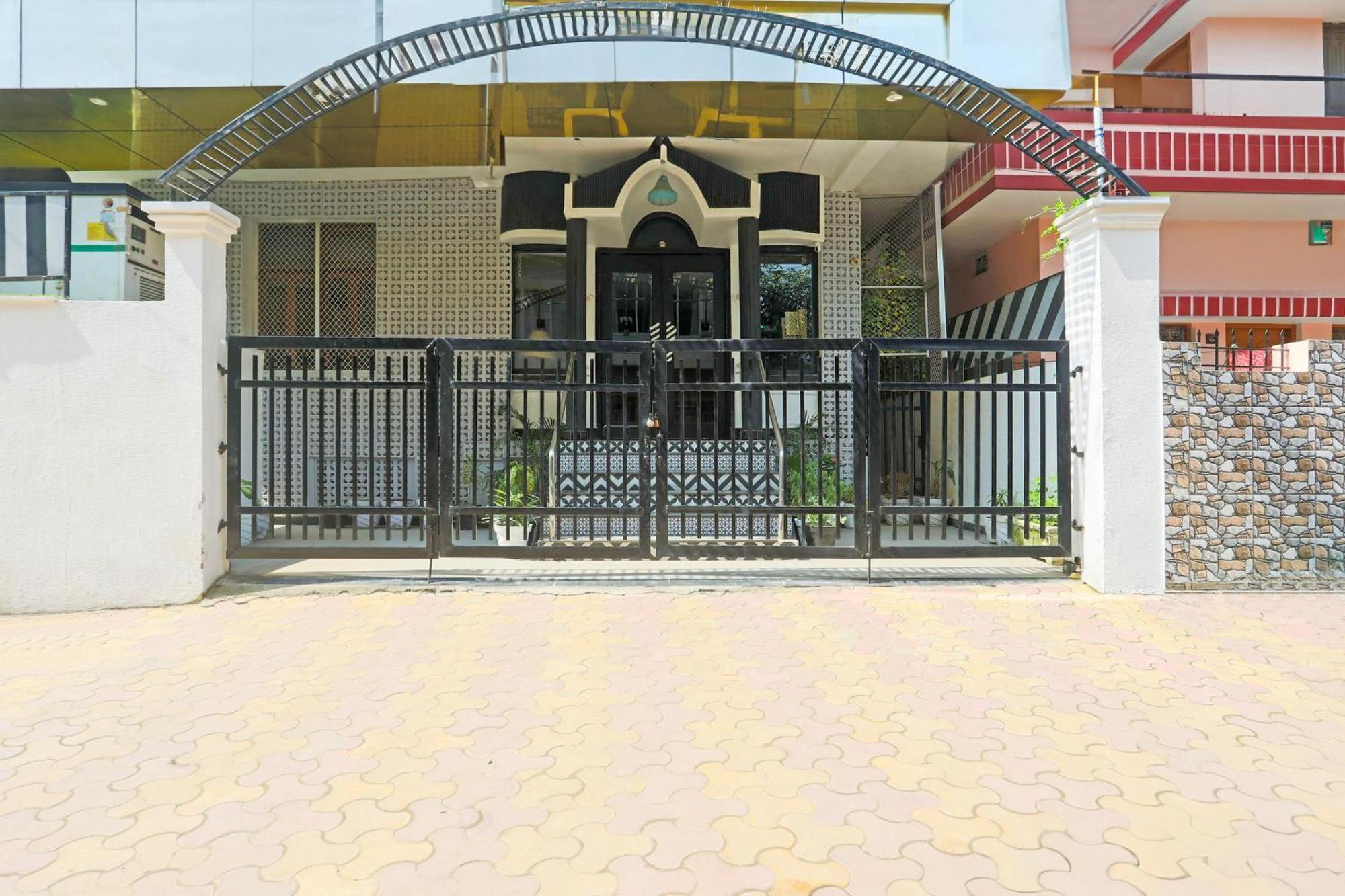 Super Townhouse Cantonment Varanasi Formerly Sarin Inn Екстериор снимка