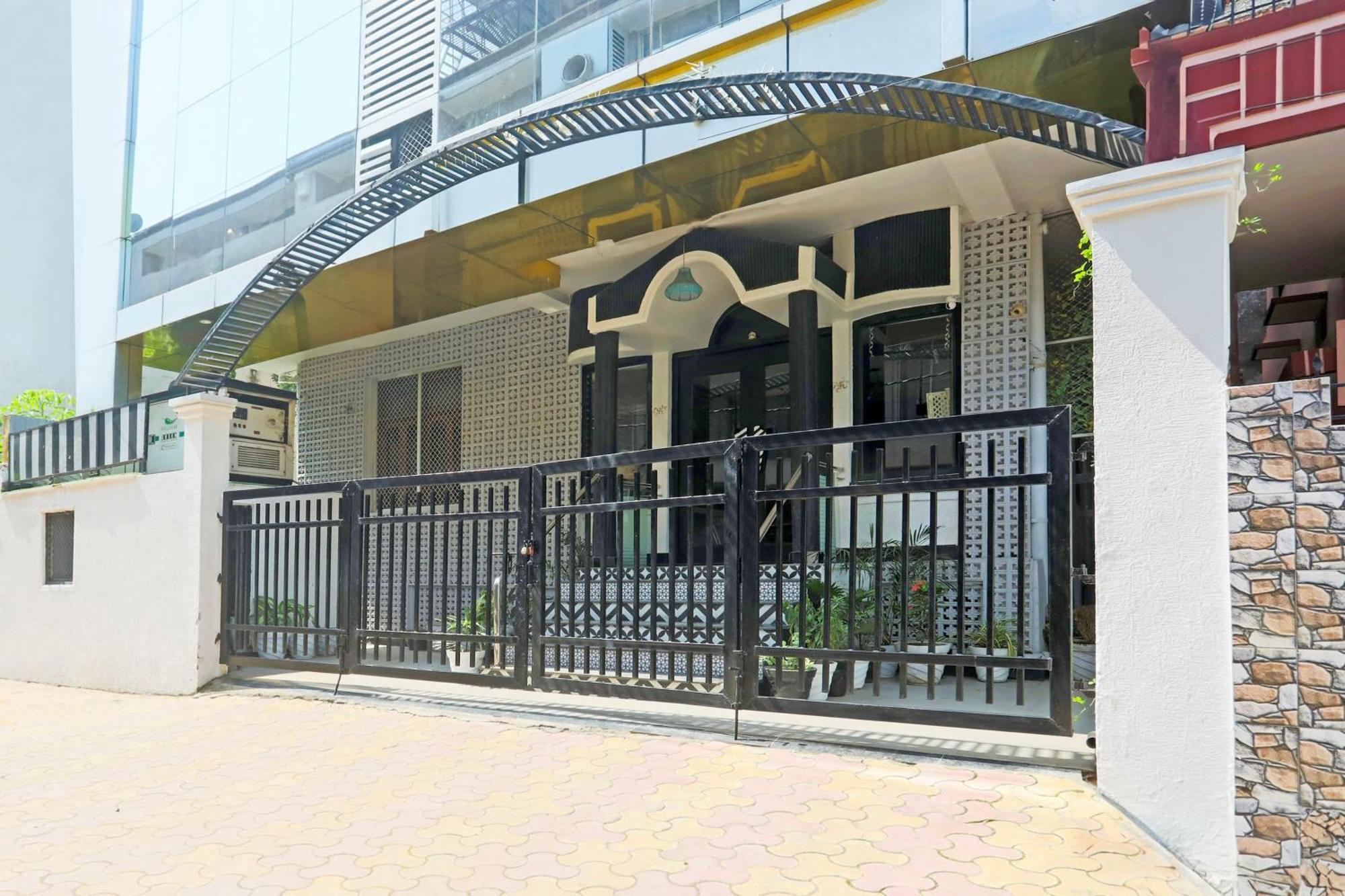 Super Townhouse Cantonment Varanasi Formerly Sarin Inn Екстериор снимка