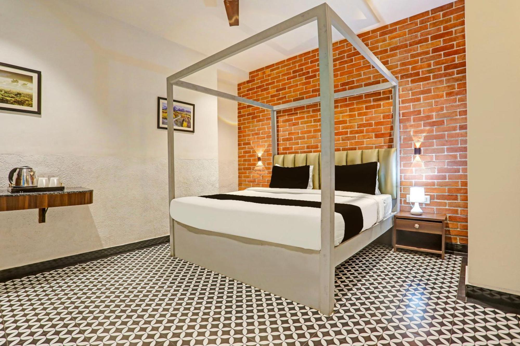 Super Townhouse Cantonment Varanasi Formerly Sarin Inn Екстериор снимка