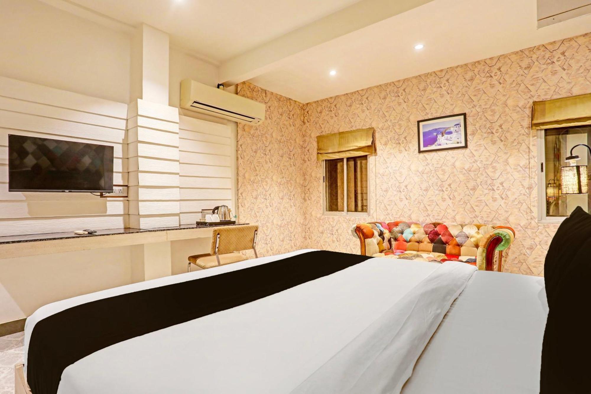 Super Townhouse Cantonment Varanasi Formerly Sarin Inn Екстериор снимка
