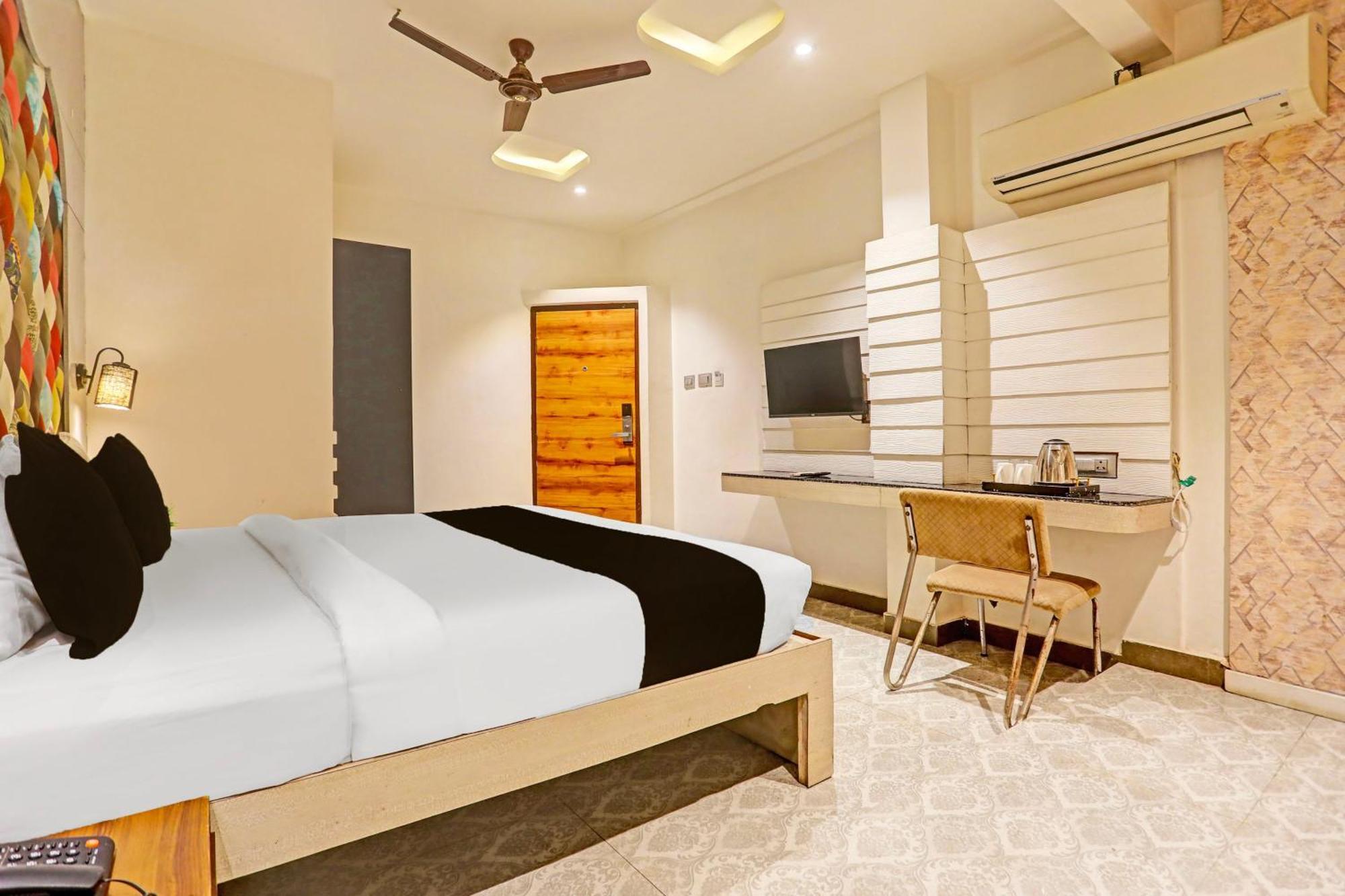 Super Townhouse Cantonment Varanasi Formerly Sarin Inn Екстериор снимка
